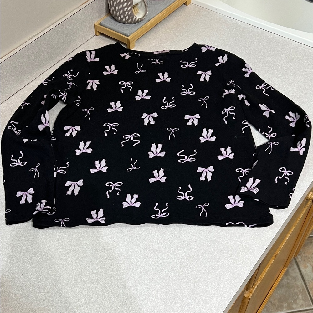 Old Navy Black Crewneck Sweater with Lilac Bow Print